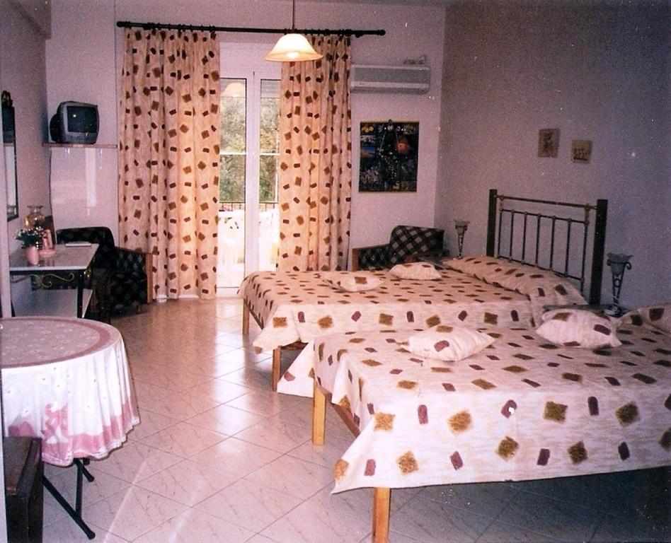 Kleidas Apartments Thymianá エクステリア 写真