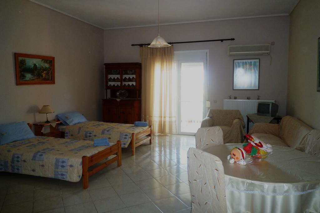 Kleidas Apartments Thymianá 部屋 写真