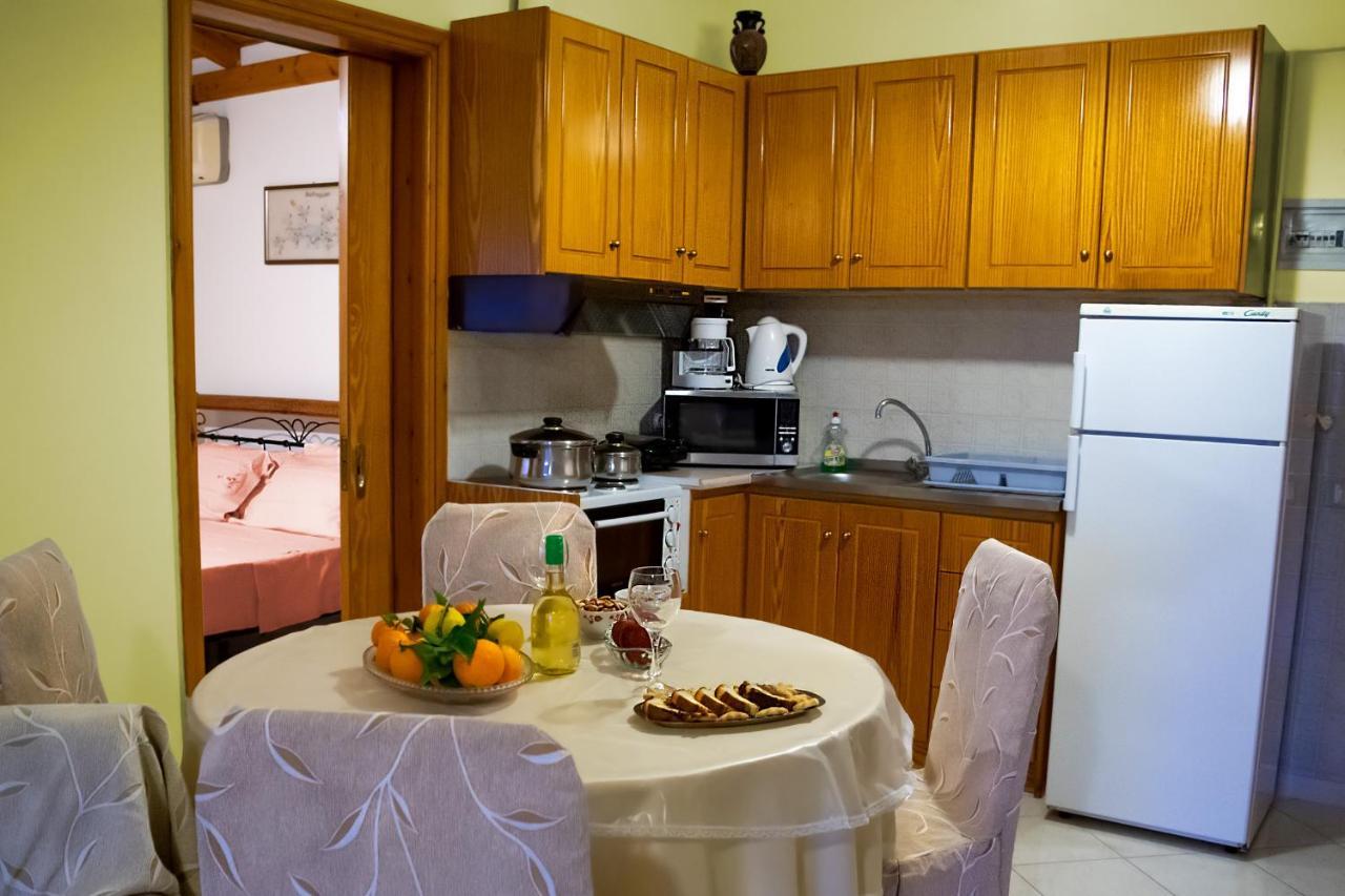 Kleidas Apartments Thymianá エクステリア 写真